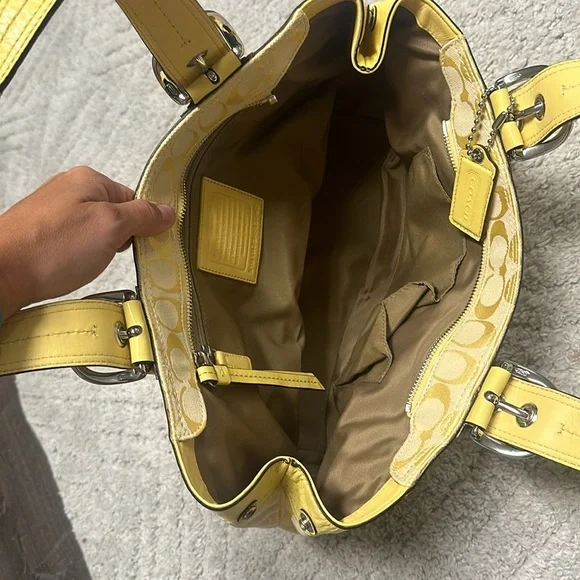 Coach nwt handbag - Picture 3 of 4